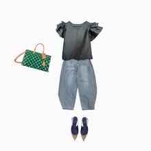 โหลดรูปภาพลงในเครื่องมือใช้ดูของ Gallery 【受注販売商品】FLUFFY SHOULDERS SILKY TOPS