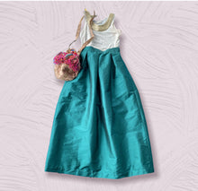 โหลดรูปภาพลงในเครื่องมือใช้ดูของ Gallery 【受注販売商品】SHAKA x 2 SKIRT